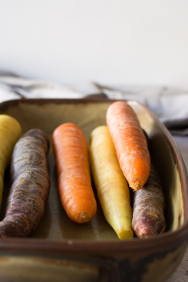 Complete your Roast dinner with these perfectly Honey Roasted Carrots with Rosemary. Crispy, soft and sweet, these carrots will compete with the main event at your next dinner!