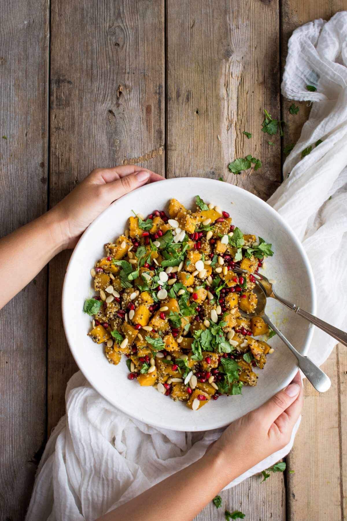 In this delicious vegan marinated pumpkin salad, all of the best sweet and savoury flavours come together to make the PERFECT fall salad!