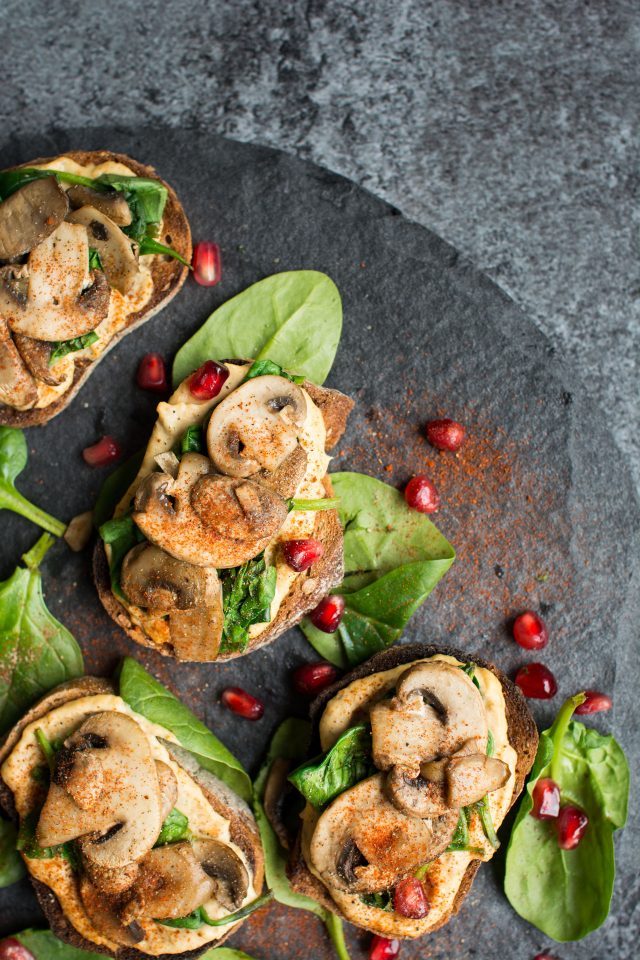 Mushroom Crostini with Harissa Hummus, a great finger food for your next party!