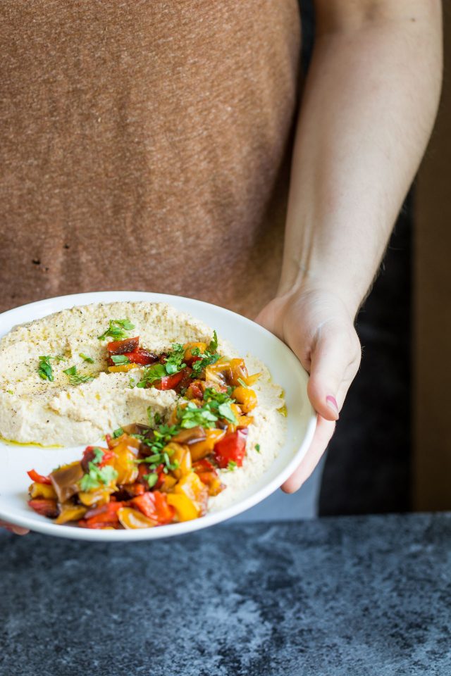 Hummus is a great snack to beat those afternoon cravings, this delicious roasted pepper hummus is naturally sweet and wholesome, perfect for dipping!