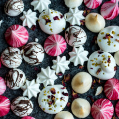 Vegan Meringue Kisses, the perfect little festive treat